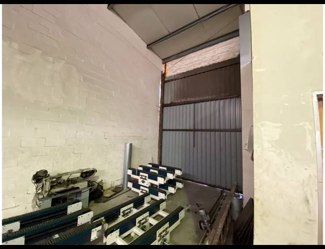 1,490M² WAREHOUSE FOR SALE IN KILLARNEY GARDENS